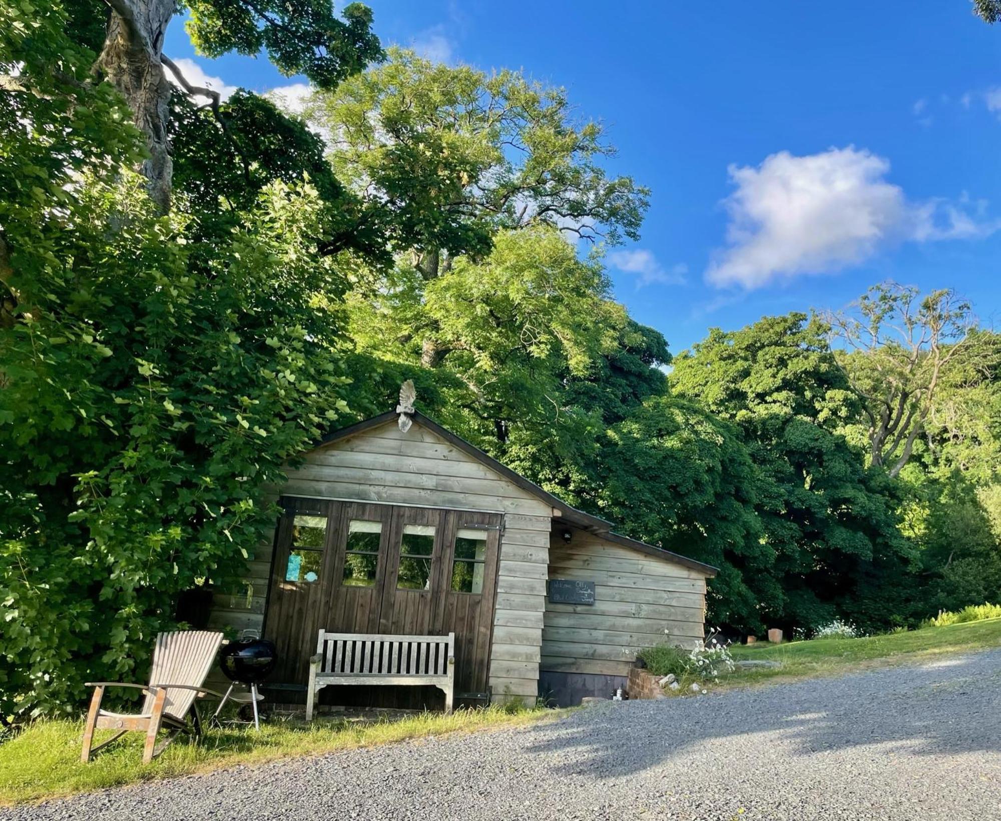 Faraway Follies Villa Llandegla ภายนอก รูปภาพ