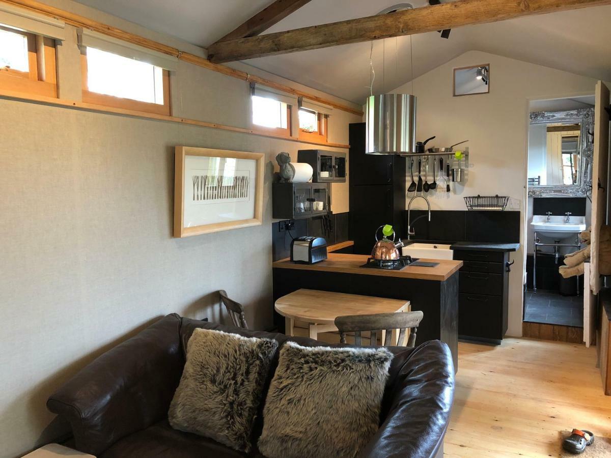Faraway Follies Villa Llandegla ภายนอก รูปภาพ