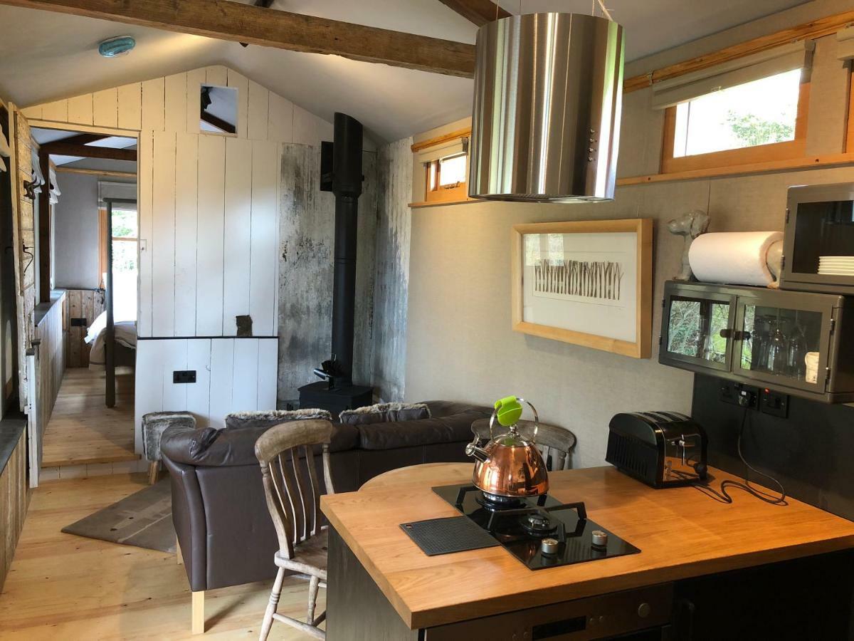 Faraway Follies Villa Llandegla ภายนอก รูปภาพ